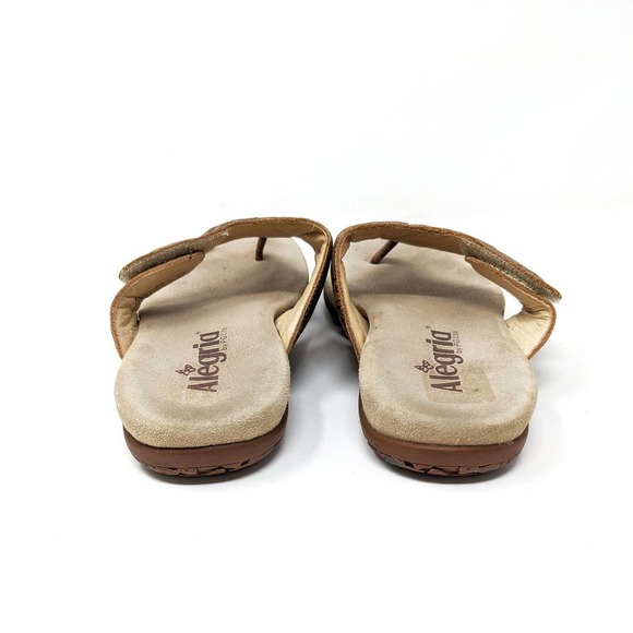 Alegria Womens 6/6.5 Molly Thong Sandals Brown Leather Embossed Comfort Slip On - Picture 4 of 6